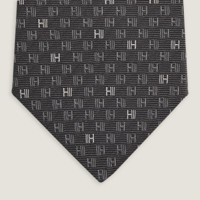 シルクタイ 7 cm 《Hスピード》 | Hermès - エルメス-公式サイト シルクタイ 7 cm 《Hスピード》 | Hermès - エルメス-公式サイト